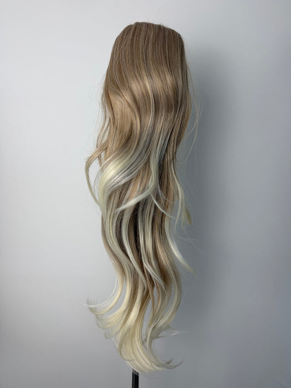 Coda di cavallo mossa balayage biondo